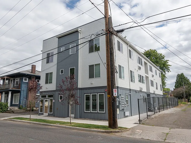 2630 NE Dekum St — Photo 13
