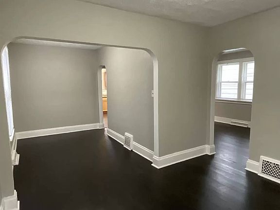 3rd image of 1802 S Taylor St
