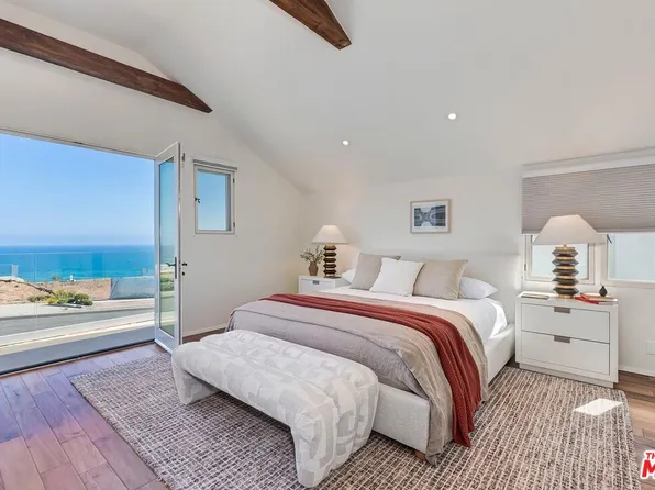 18247 Wakecrest Dr, Malibu, CA 90265