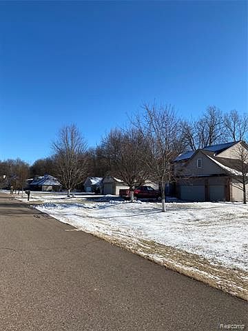 2nd image of 38903 Valley View Dr #23