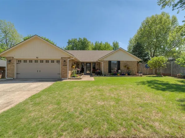 2712 Rolling Hills Ter, Edmond, OK 73012