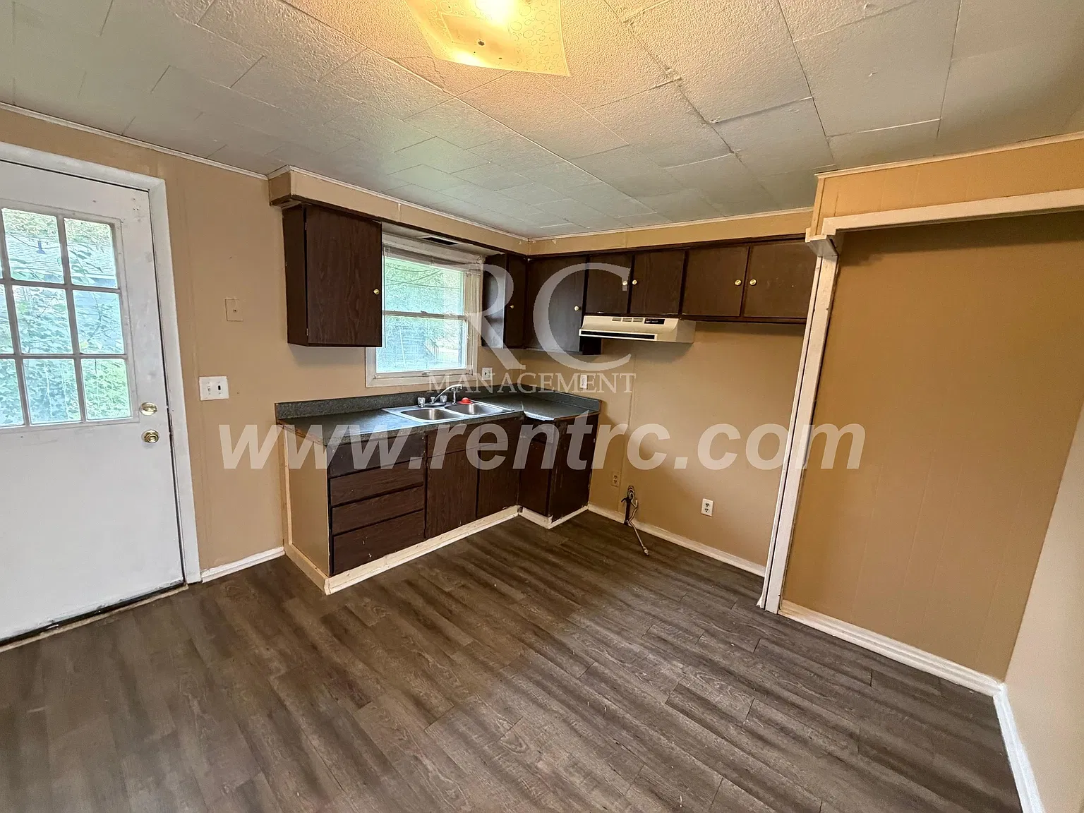 2 bed, 700 sqft, $650 — Photo 2