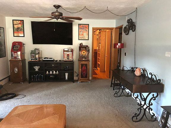 3rd image of 1105 N Shore Dr