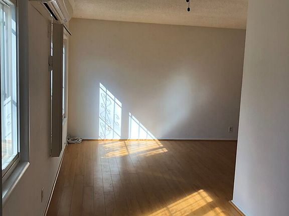 5th image of 812 S Grevillea Ave APT 4