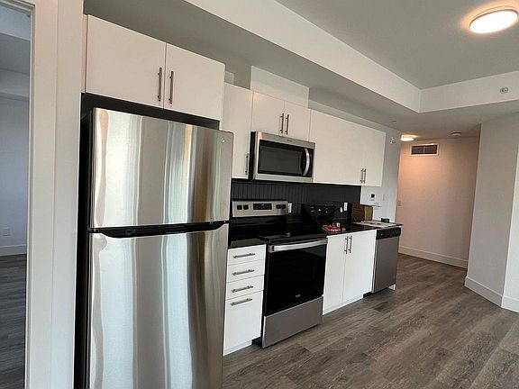 5th image of 26 Lowes Rd W #301