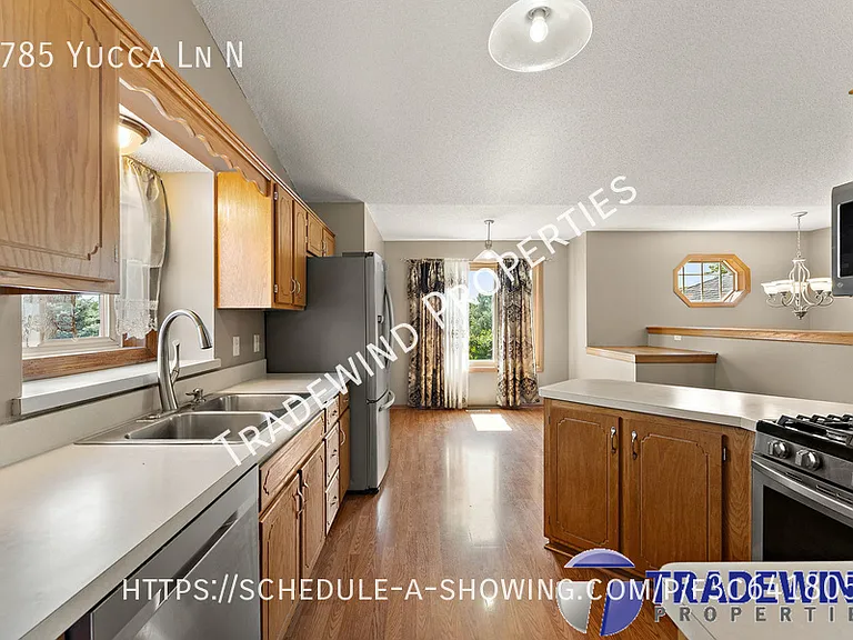 5785 Yucca Ln N — Photo 2