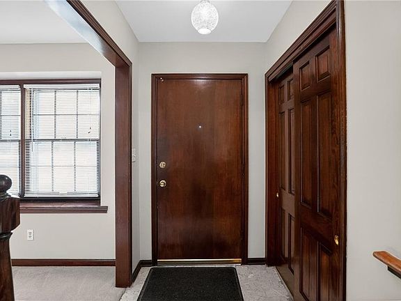 2nd image of 9915 Belleview Ave