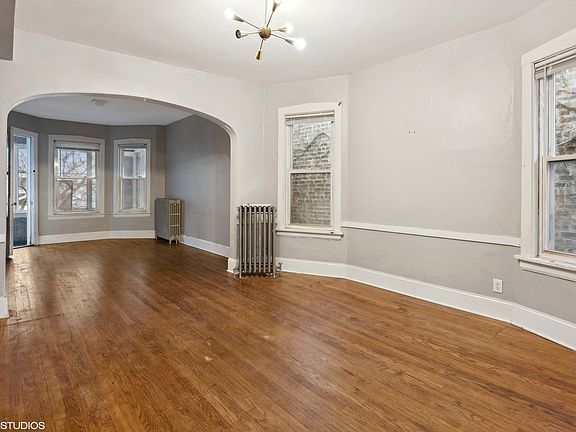 3rd image of 3251 W Eastwood Ave