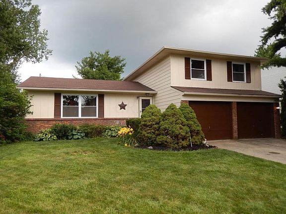 2nd image of 2225 Pine Knoll Ave
