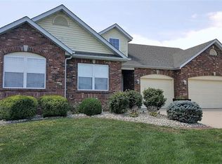 2620 Lauren Lake Dr, Shiloh, IL 62221