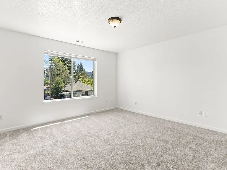 3745-3749 SE 127th Pl — Photo 31