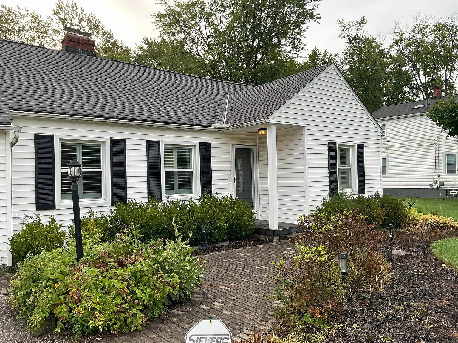 3 bed, 1.5 bath, 1174 sqft, $2,795 — Photo 2