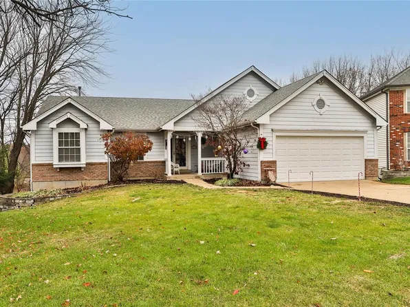 4340 Kensington Manor Dr, Saint Louis, MO 63128