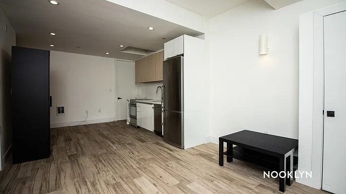 Rented by Nooklyn NYC LLC | media 11