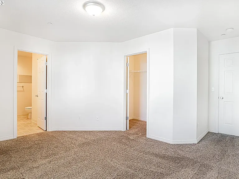 5700 NE 82nd Ave — Photo 24