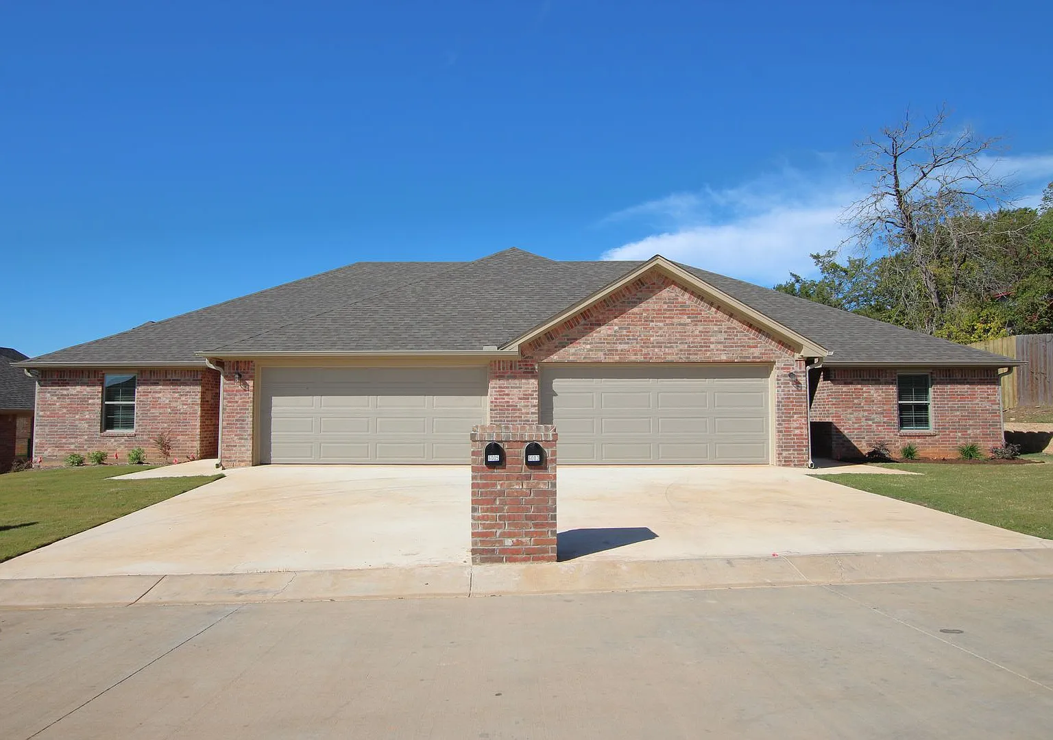 Beautiful 3 Bedroom 2 Bathroom Townhouse in South Tyler! — Photo 3
