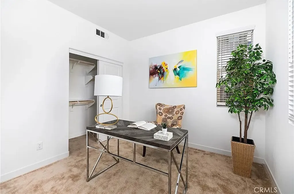 4 bed, 1826 sqft, $3,950 — Photo 3