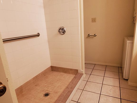 4th image of 605 S 2nd St APT 3