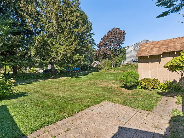 4 Carriage Hill Rd — Photo 13