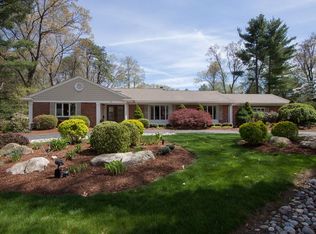 15 Pinewood Dr, Longmeadow, MA 01106