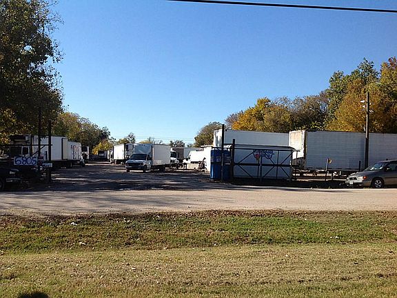 ENTRANCE ON SCHULLER - SIGN SAYS 6805