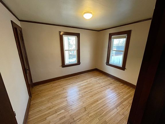 5th image of 400 S Washington Ave