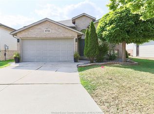 4751 Juliet Cres, Windsor, ON N9G 3A7