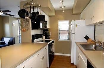 2nd image of 1035 Washington St #1035