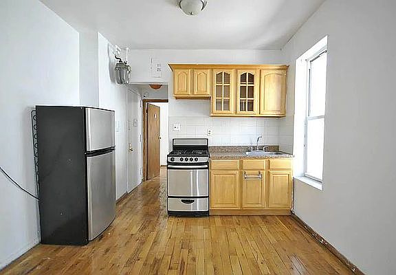 4th image of 310 Broadway #4A