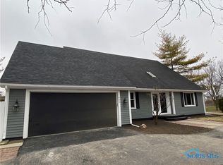 605 Kirkshire Dr, Perrysburg, OH 43551