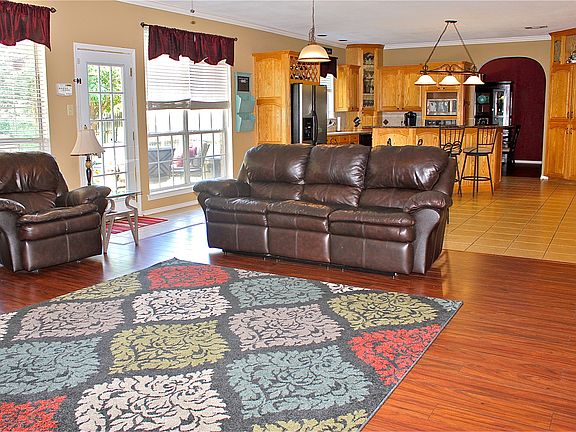 5th image of 3117 Willow Creek Way