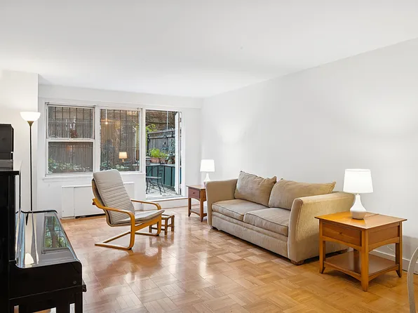 155 East 34th Street image 2 of 5