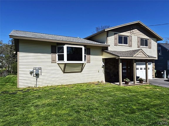 2nd image of 112 Primrose Ln