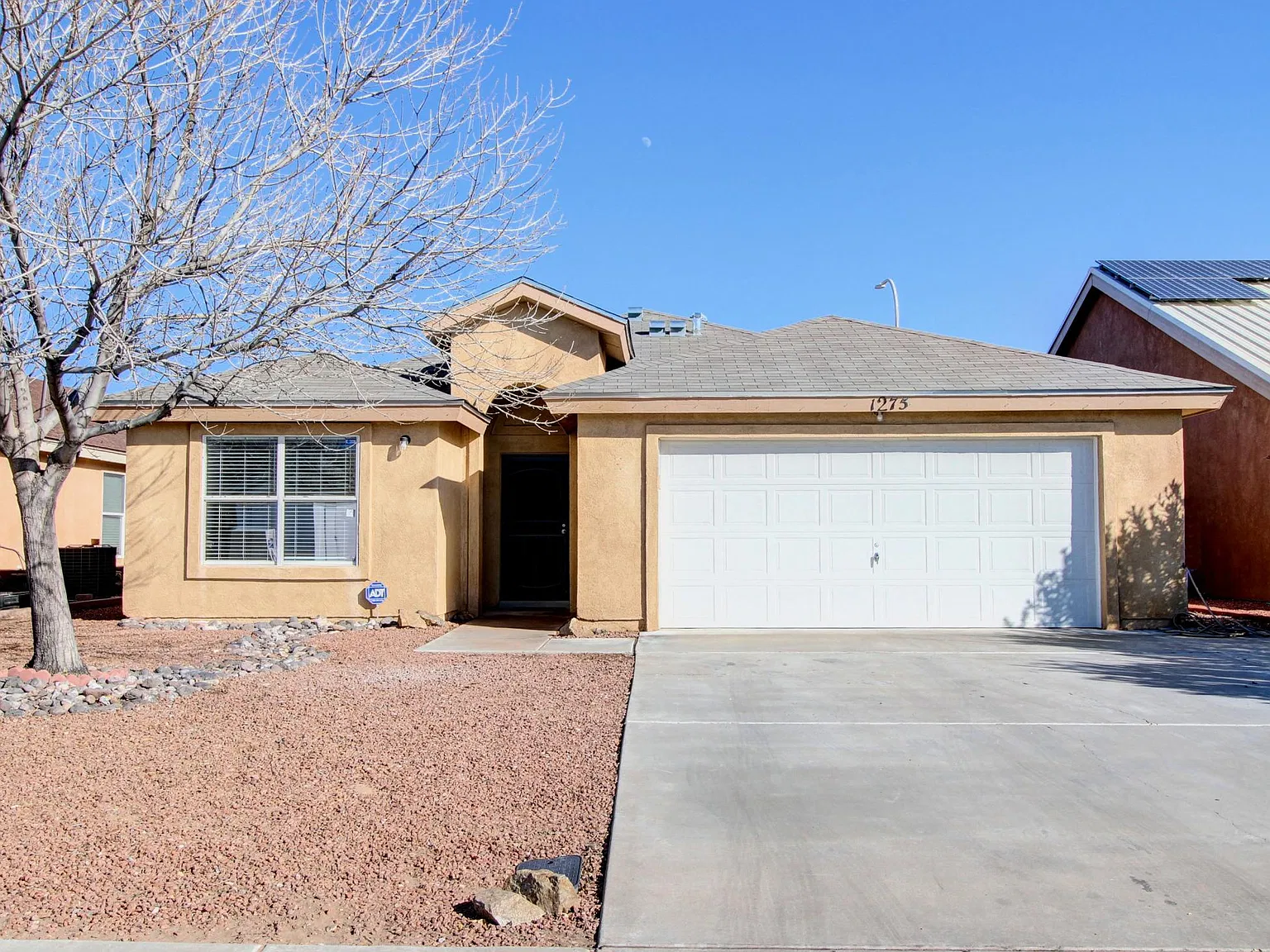 1275 Fountain Loop — Photo 1