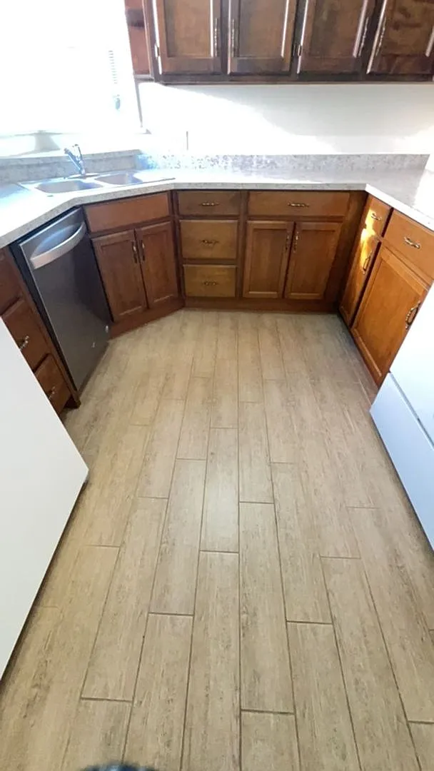 2bd/1bath - Carport, Garage, Landscaped Yard & Washer/Dryer Hookup — Photo 4