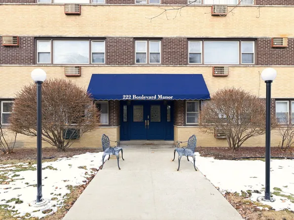 222 Washington Blvd APT 105, Oak Park, IL 60302