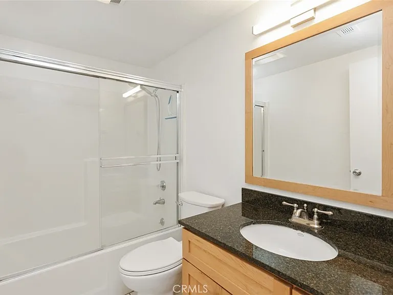216 W Escalones #A — Photo 9