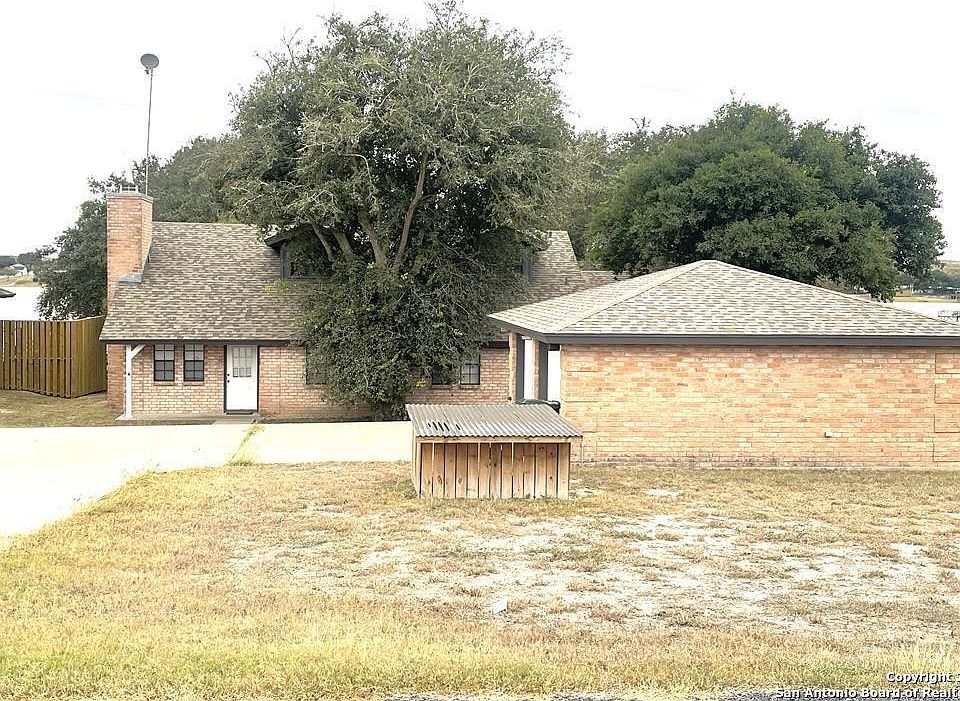 1st image of 261 LAKESHORE DR