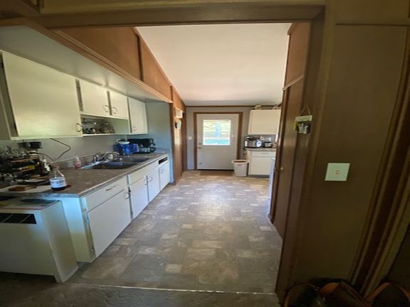 3rd image of 51 N 9th Ave