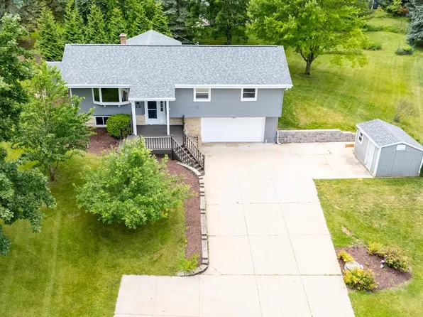 4003 Margolis DRIVE, West Bend, WI 53095
