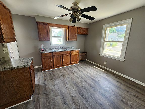 3rd image of 206 Traver Cir