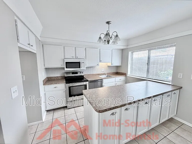 1869 E Poplar Woods Cir — Photo 5