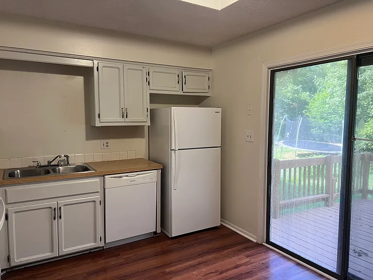 1807 Andrea Dr — Photo 10