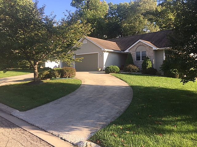 Front View with Circle Drive