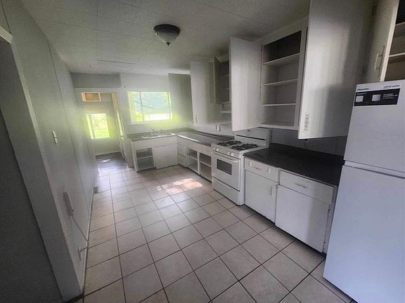 4th image of 65 Cass St APT 1