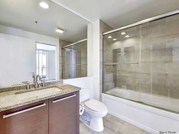 4th image of 425 1st St Unit 4707