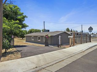 9764 Hinton Ave, Delhi, CA 95315