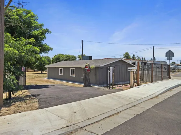 9764 Hinton Ave, Delhi, CA 95315