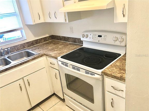 5th image of 7210 N Manhattan Ave APT 1323