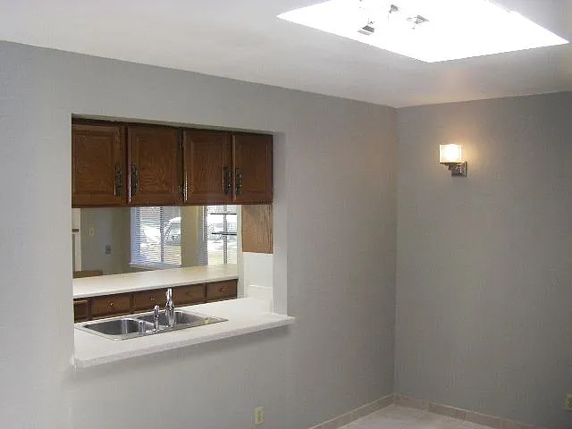 2231 Riviera St — Photo 14
